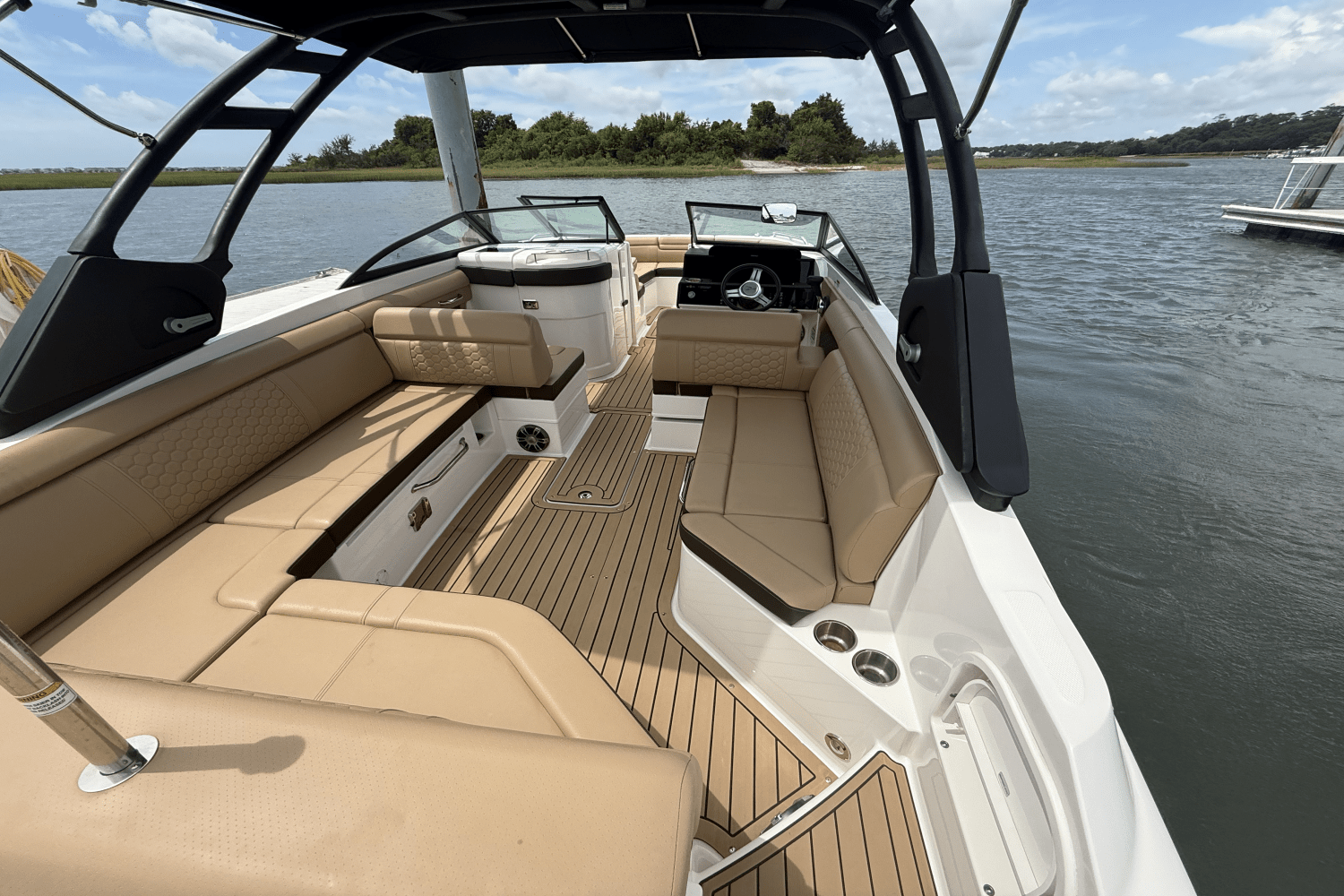 2022 Sea Ray SDX 270 Outboard Image Thumbnail #6
