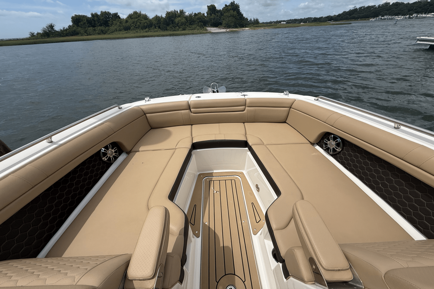 2022 Sea Ray SDX 270 Outboard Image Thumbnail #9