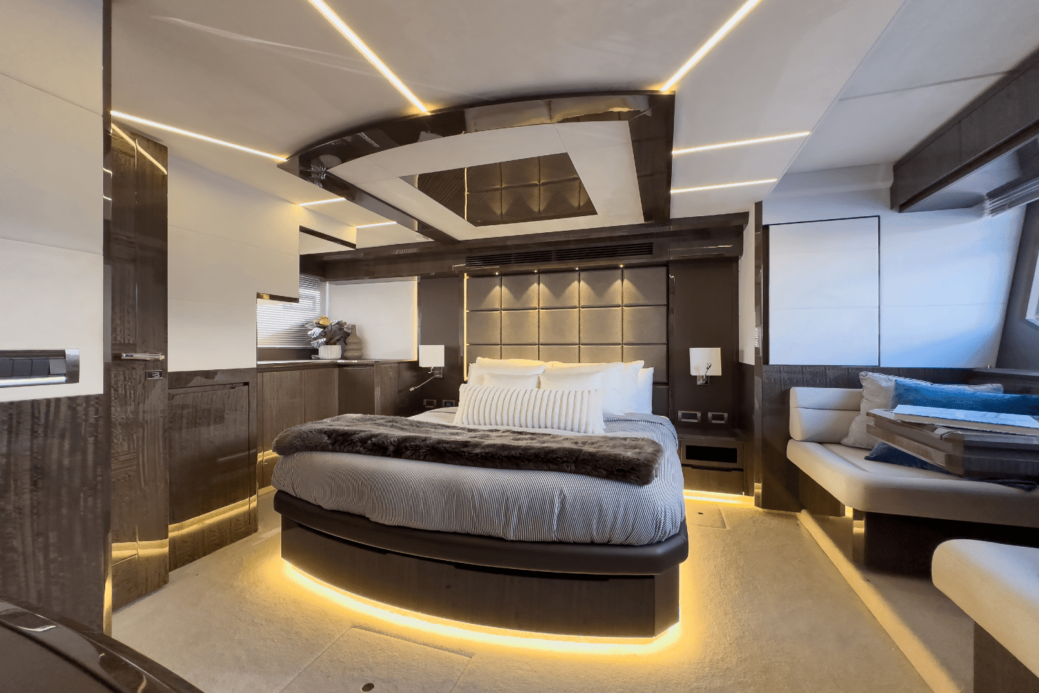 2022 Galeon 640 FLY Image Thumbnail #47