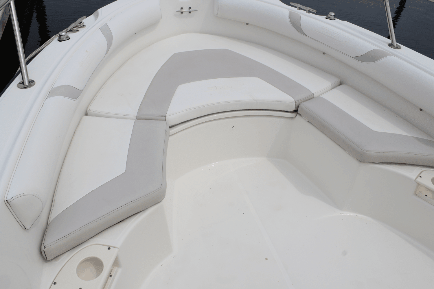 2007 Boston Whaler 210 OUTRAGE Image Thumbnail #8