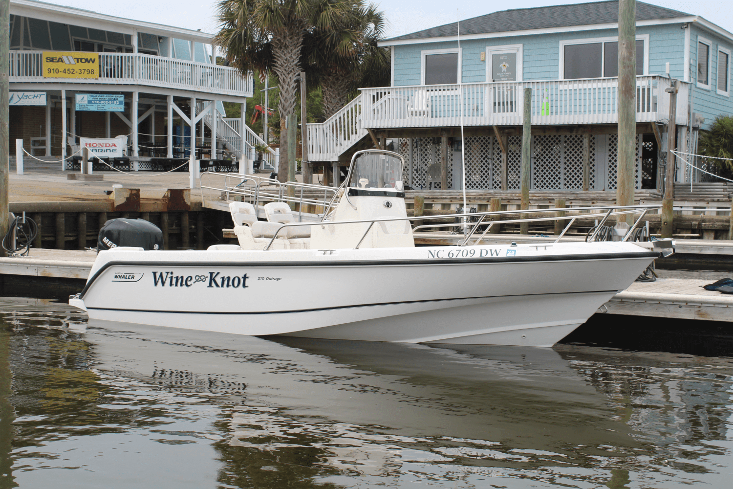 2007 Boston Whaler 210 OUTRAGE Image Thumbnail #4