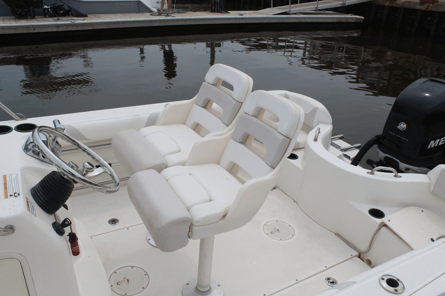 2007 Boston Whaler 210 OUTRAGE Image Thumbnail #14