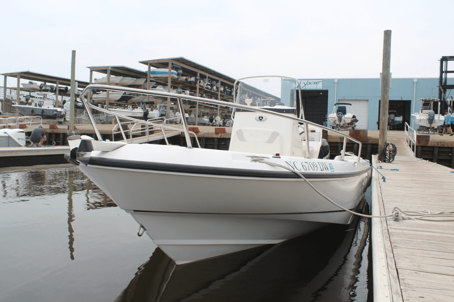 2007 Boston Whaler 210 OUTRAGE Image Thumbnail #1