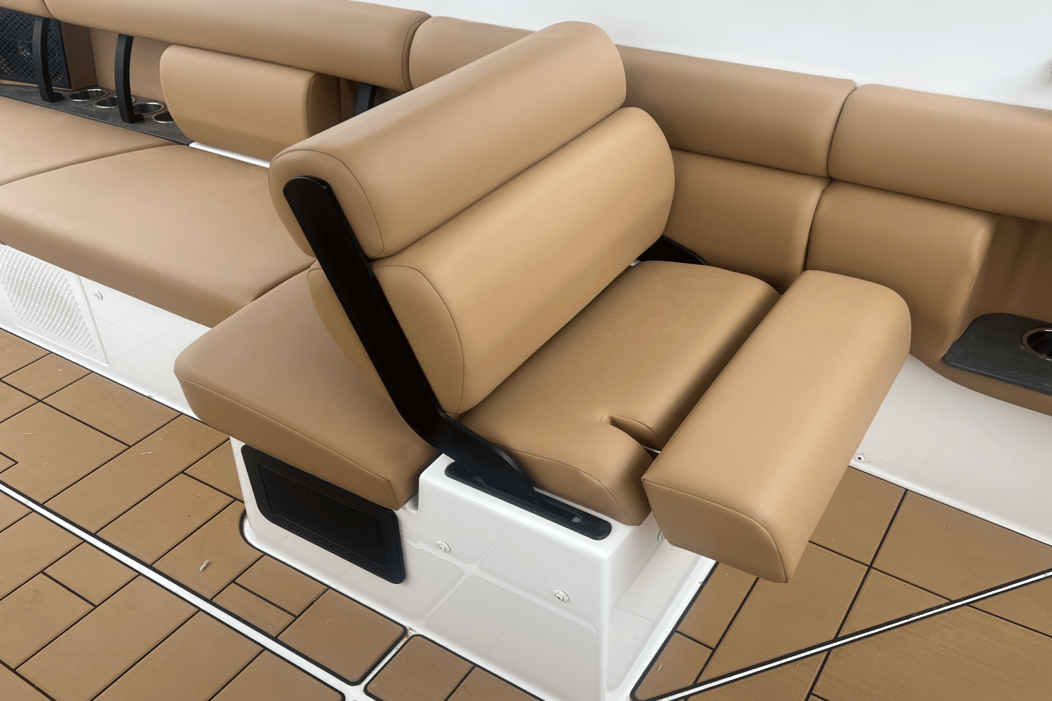 2022 Aviara AV36 Outboard Image Thumbnail #12