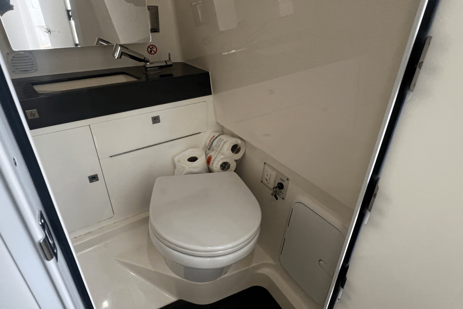 2022 Aviara AV36 Outboard Image Thumbnail #19