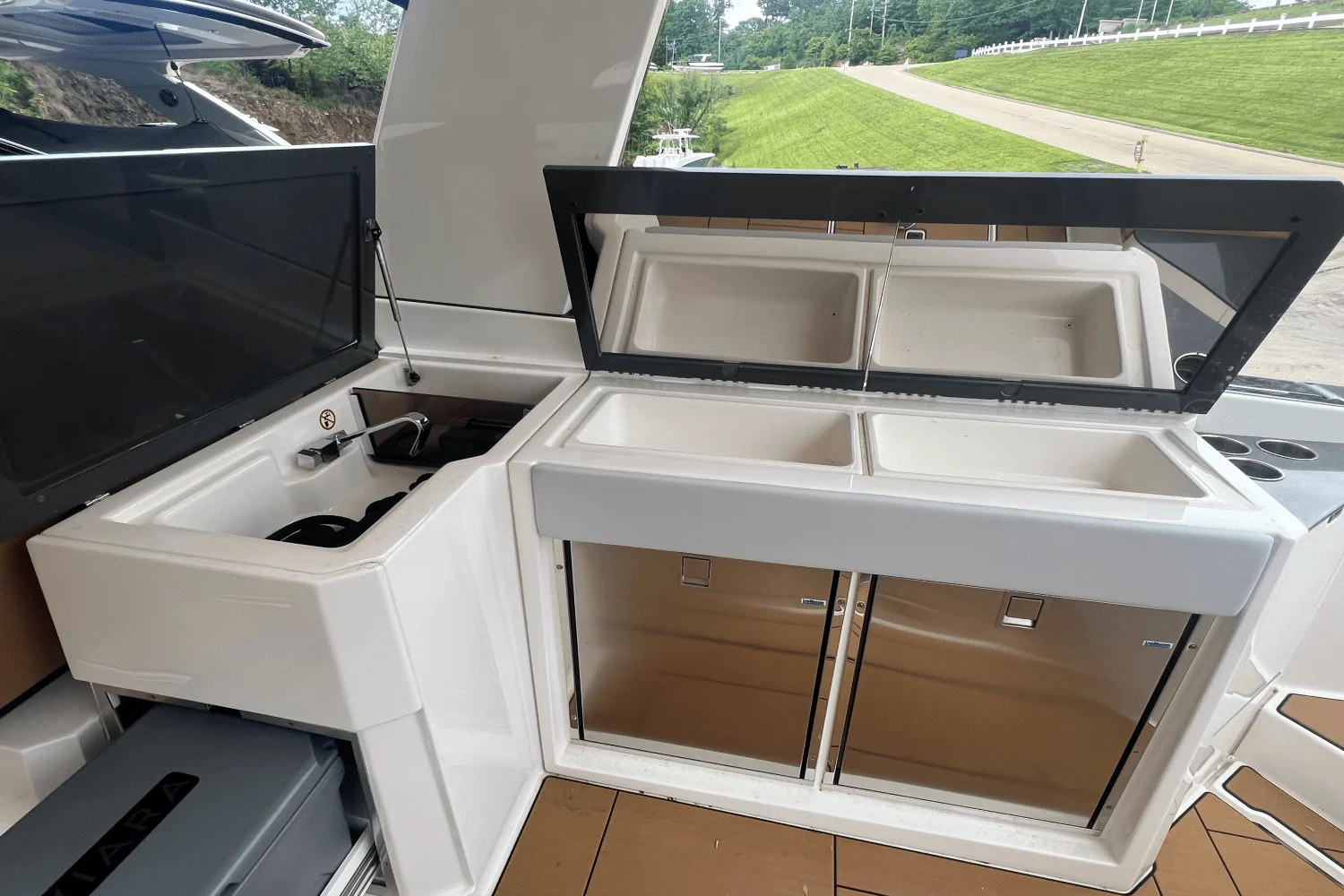 2022 Aviara AV36 Outboard Image Thumbnail #11