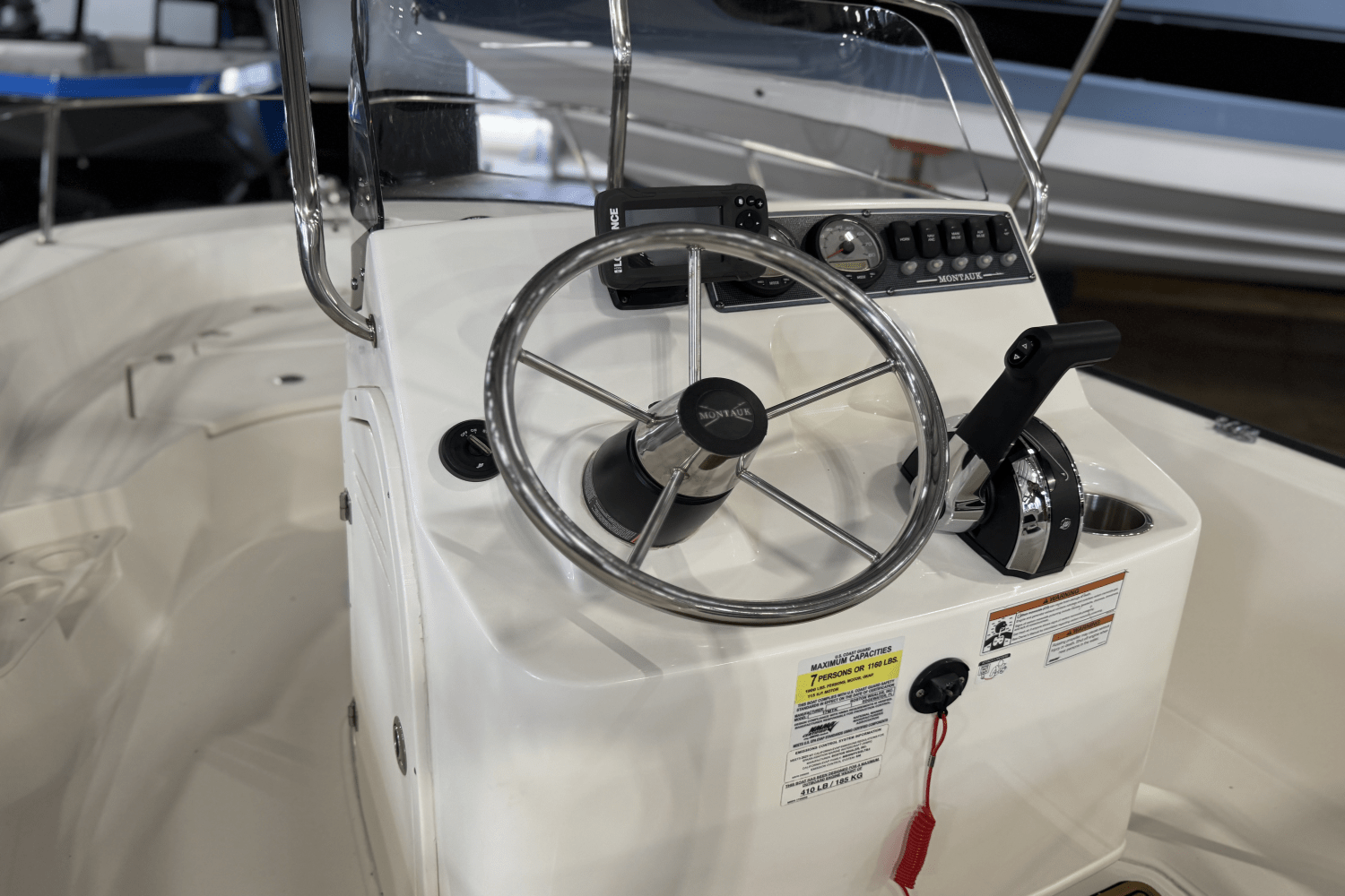 2021 Boston Whaler 17 MONTAUK Image Thumbnail #4