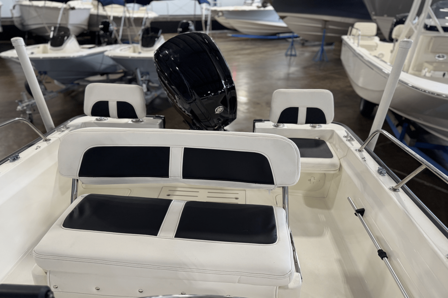 2021 Boston Whaler 17 MONTAUK Image Thumbnail #10