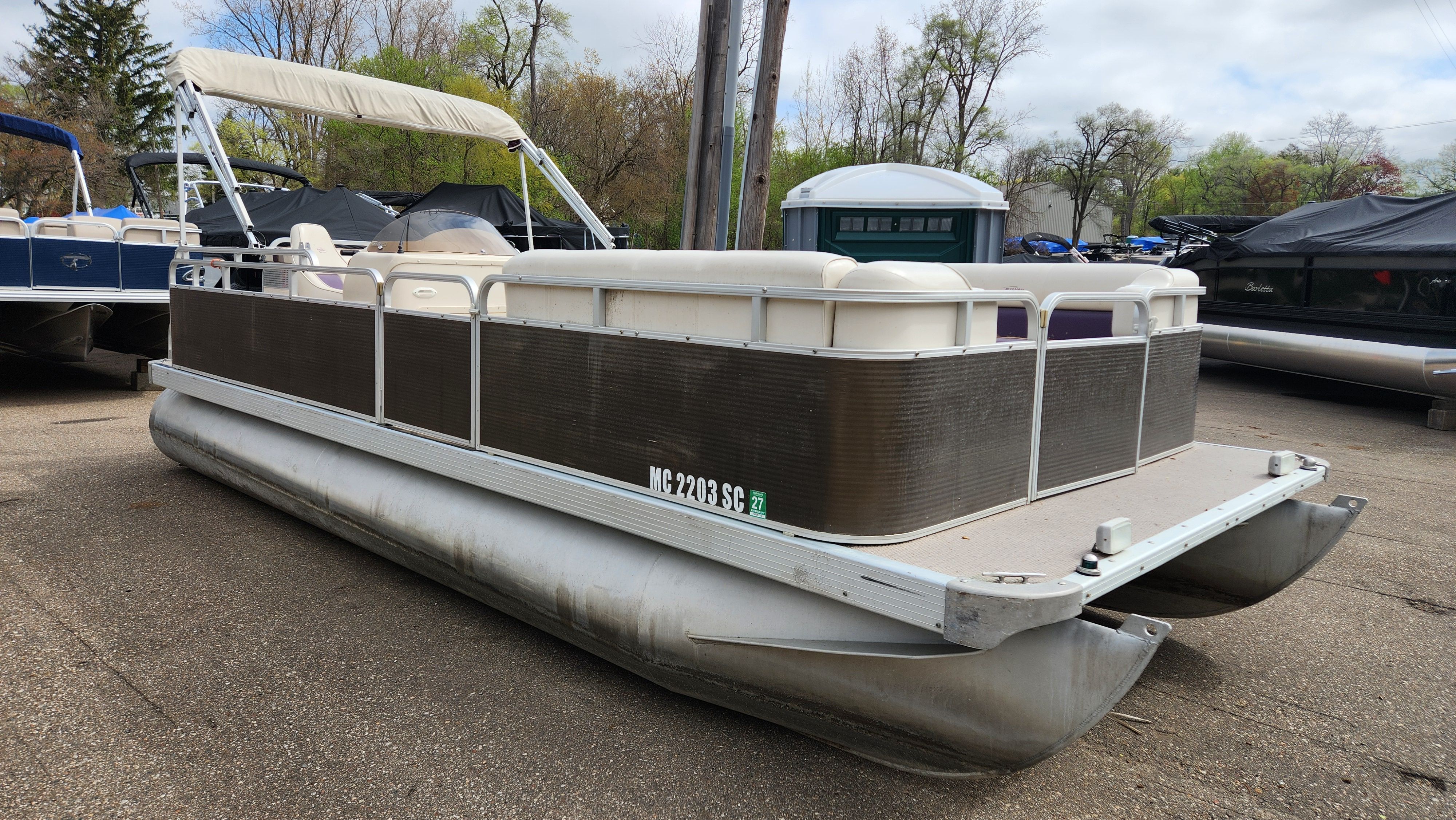 2000 Sylvan 822 COMMODORE Image Thumbnail #0