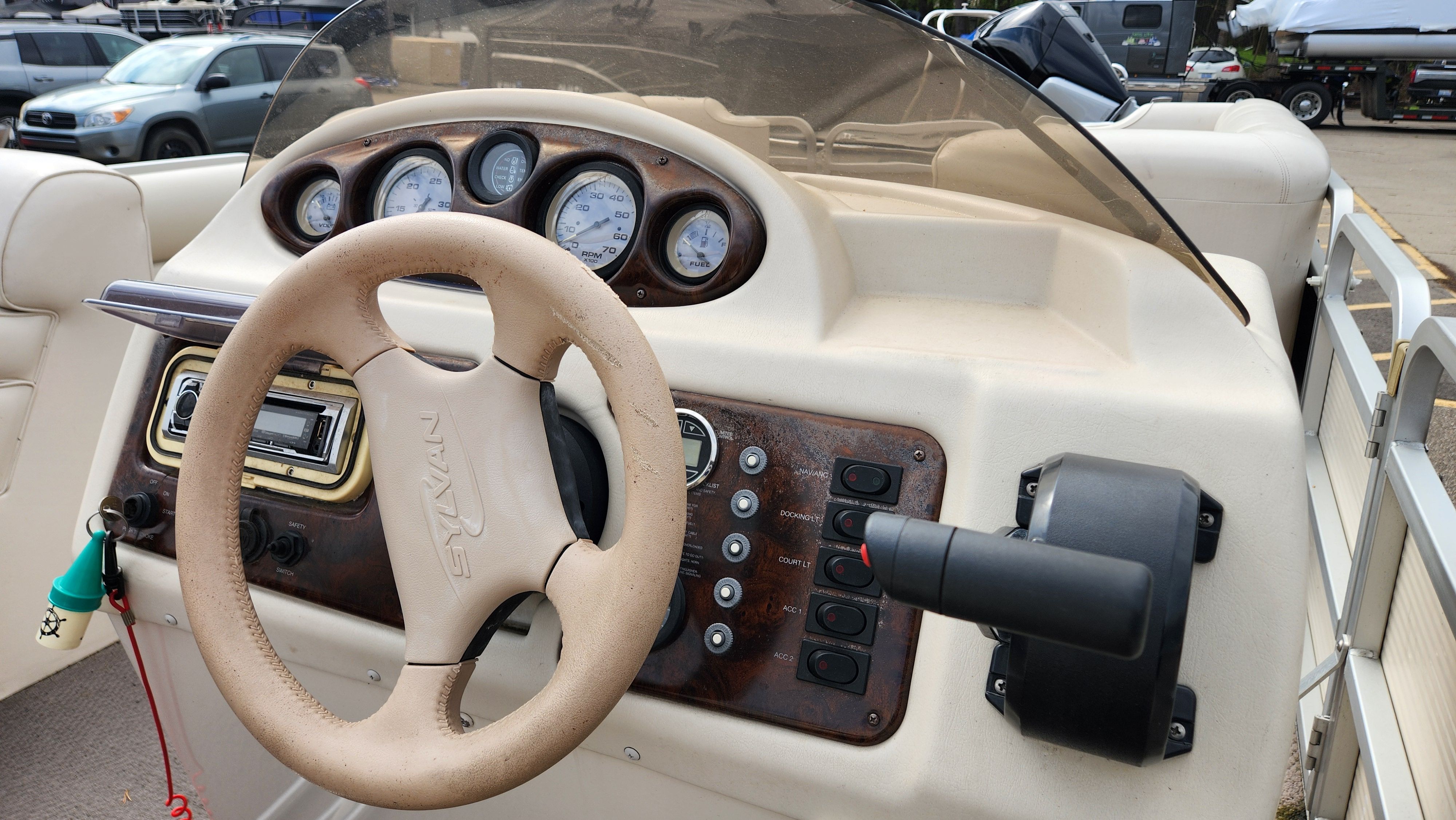 2000 Sylvan 822 COMMODORE Image Thumbnail #1