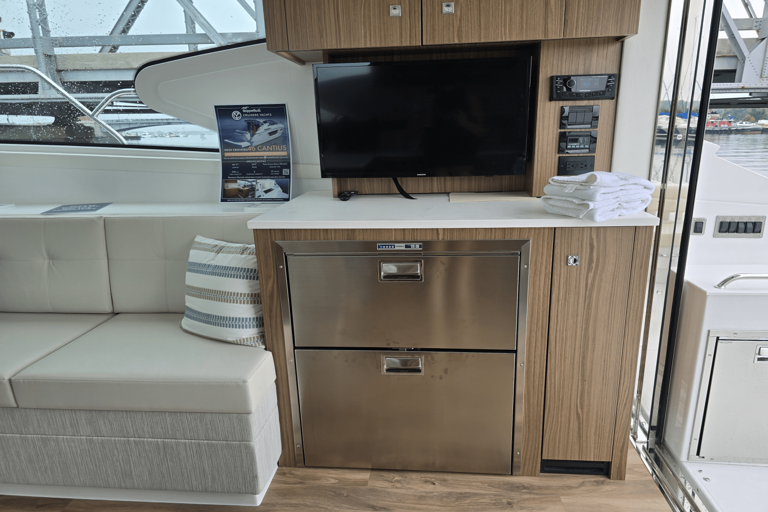 2025 Cruisers Yachts 46 Cantius Image Thumbnail #8