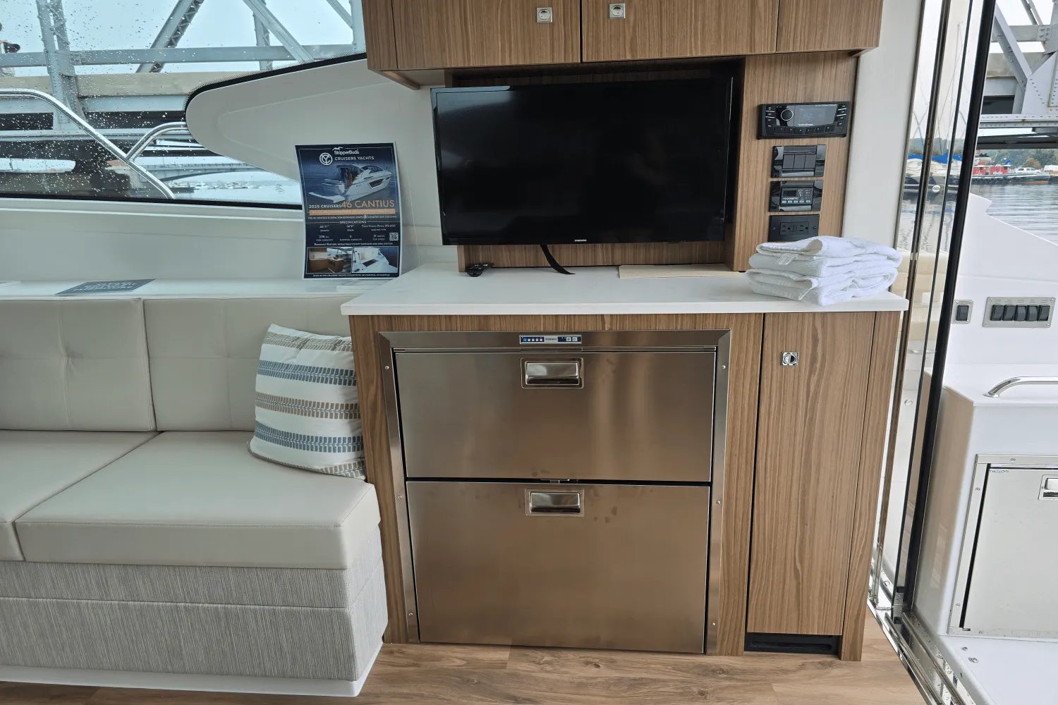 2025 Cruisers Yachts 46 Cantius Image Thumbnail #8