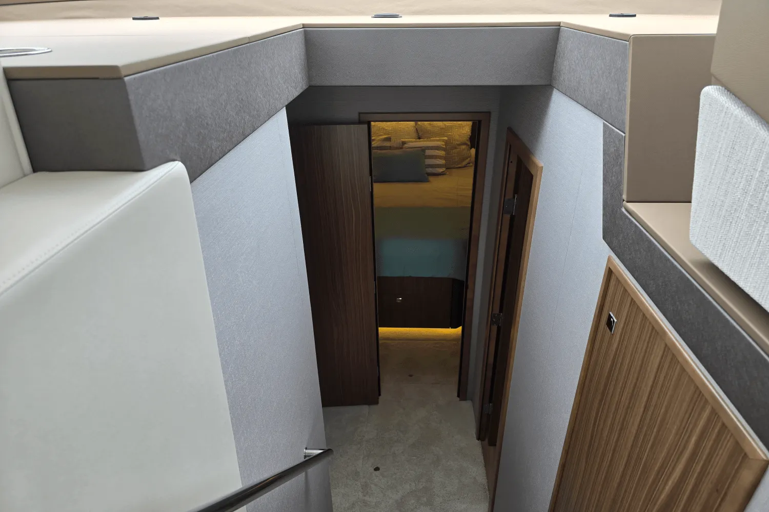 2025 Cruisers Yachts 46 Cantius Image Thumbnail #21
