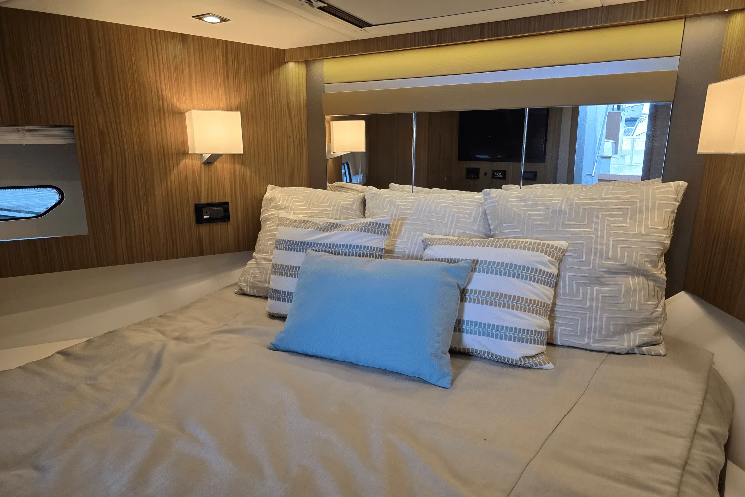 2025 Cruisers Yachts 46 Cantius Image Thumbnail #24