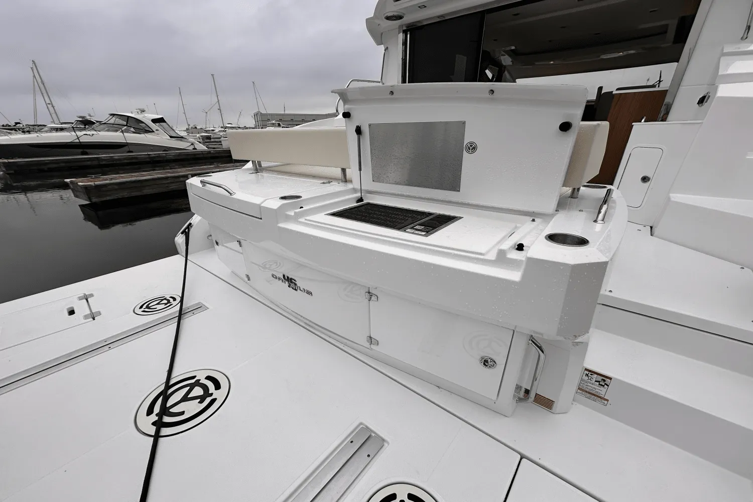 2025 Cruisers Yachts 46 Cantius Image Thumbnail #3