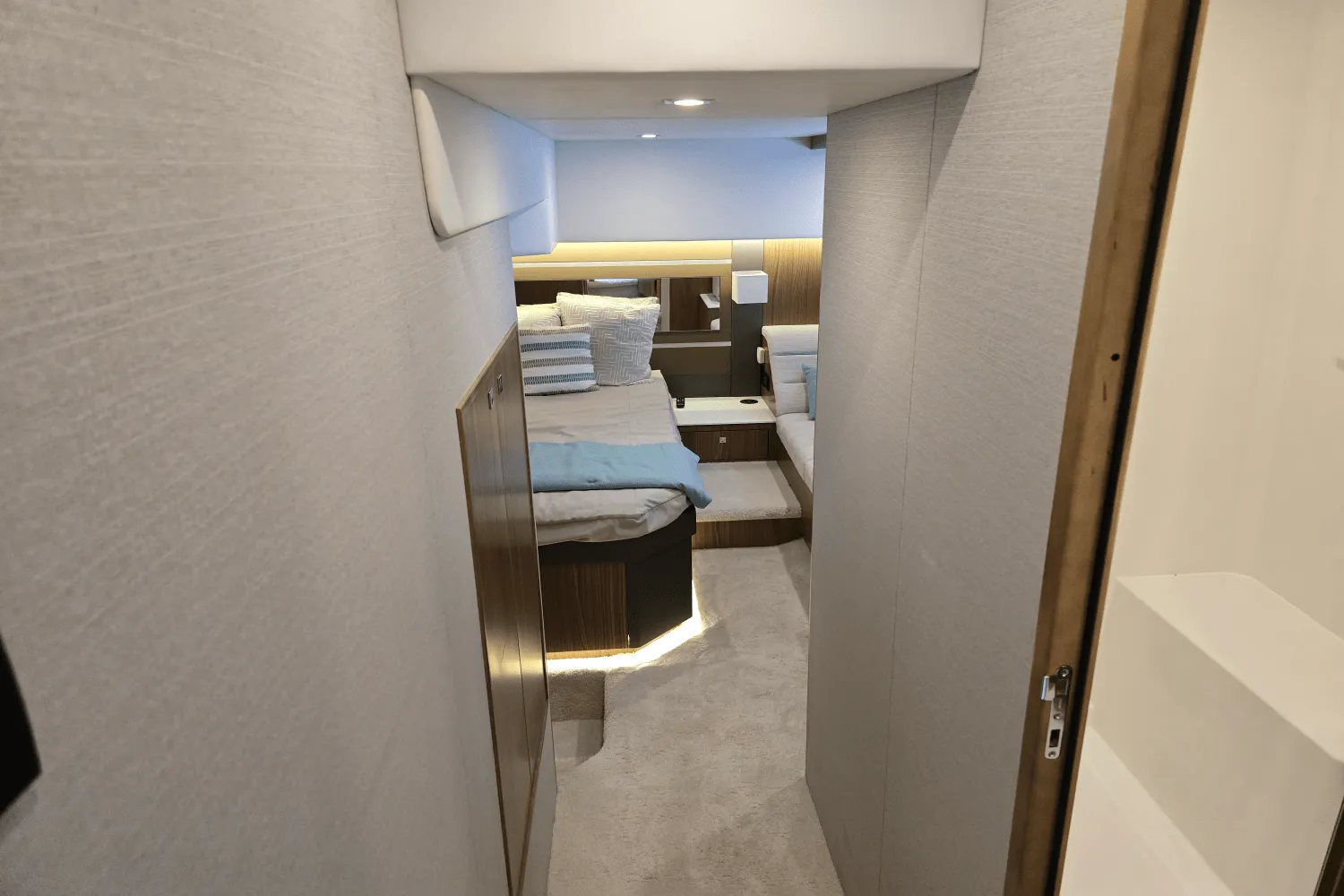 2025 Cruisers Yachts 46 Cantius Image Thumbnail #31