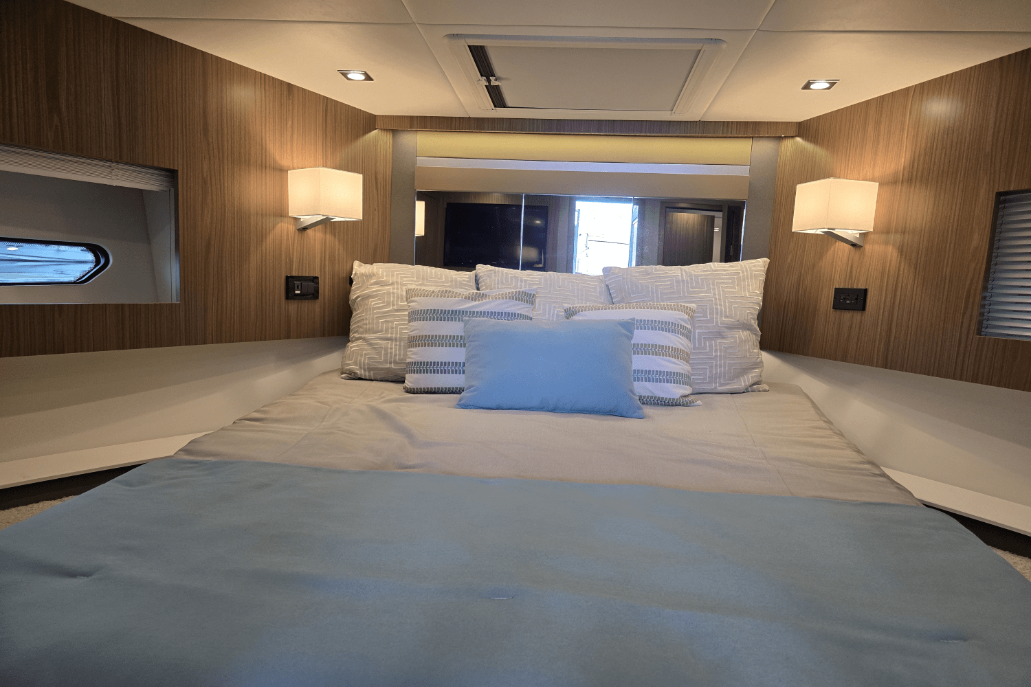 2025 Cruisers Yachts 46 Cantius Image Thumbnail #23