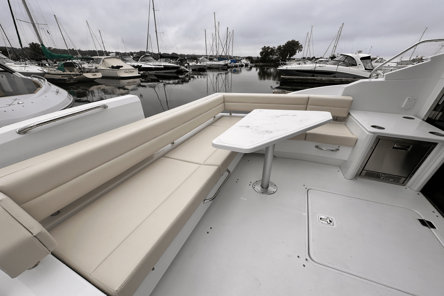 2025 Cruisers Yachts 46 Cantius Image Thumbnail #5