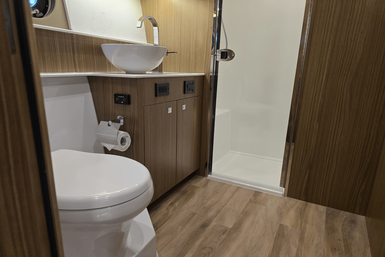 2025 Cruisers Yachts 46 Cantius Image Thumbnail #30