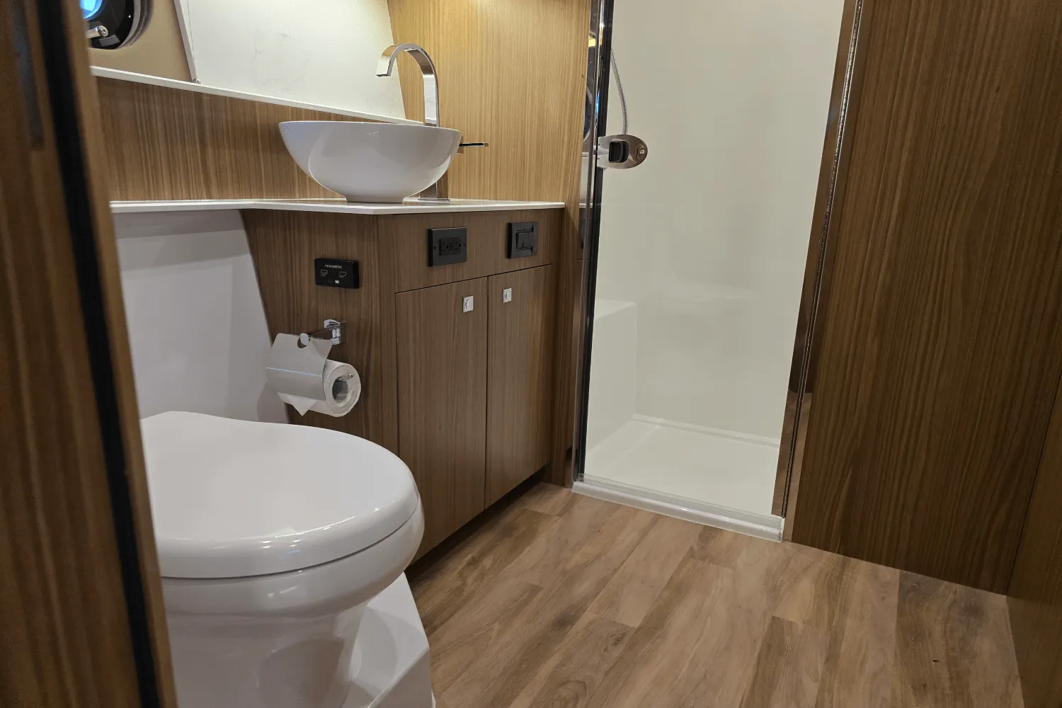 2025 Cruisers Yachts 46 Cantius Image Thumbnail #30