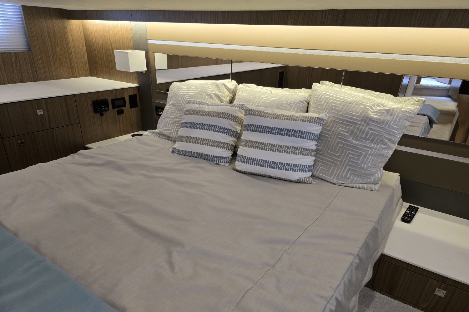 2025 Cruisers Yachts 46 Cantius Image Thumbnail #37