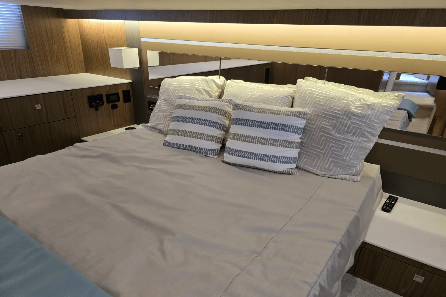 2025 Cruisers Yachts 46 Cantius Image Thumbnail #37