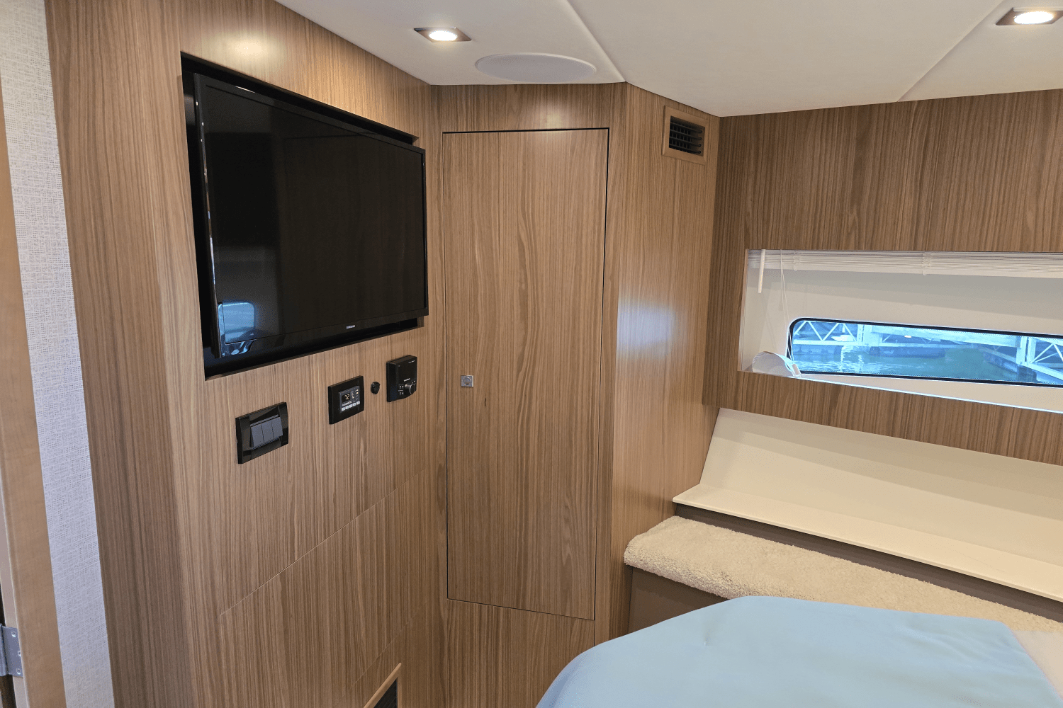 2025 Cruisers Yachts 46 Cantius Image Thumbnail #26