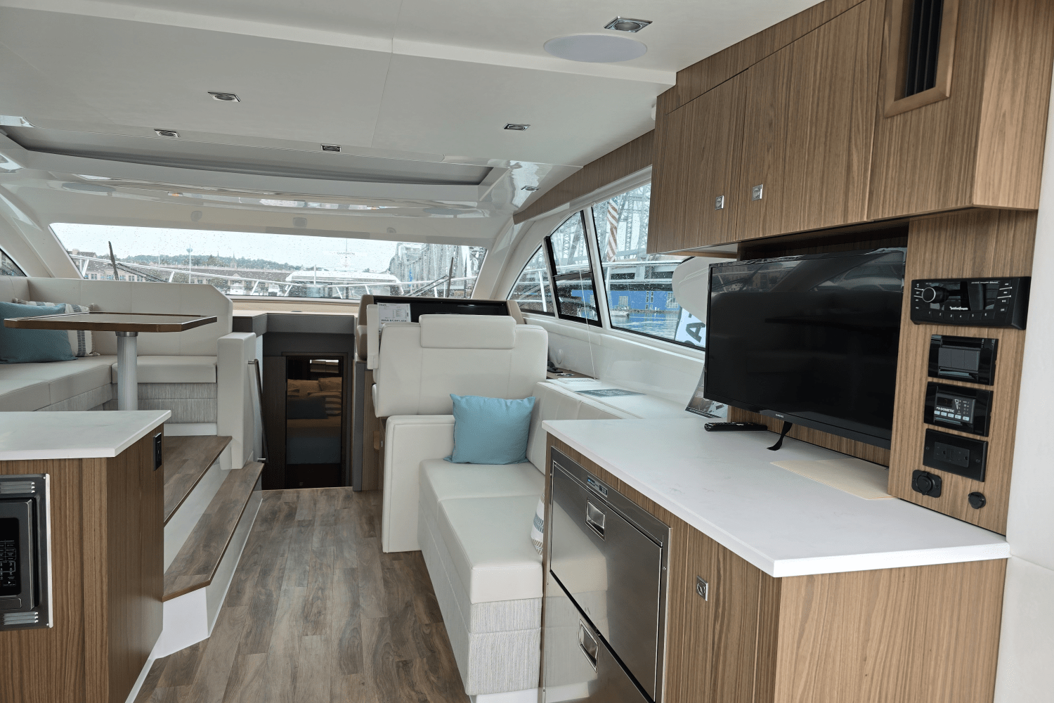 2025 Cruisers Yachts 46 Cantius Image Thumbnail #7