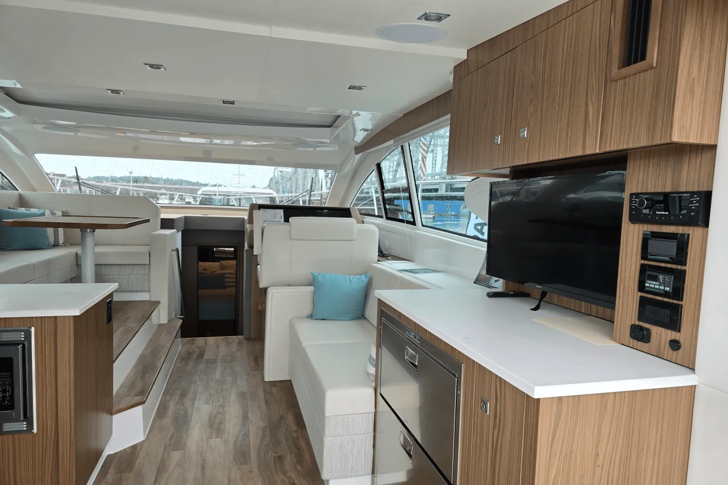 2025 Cruisers Yachts 46 Cantius Image Thumbnail #7