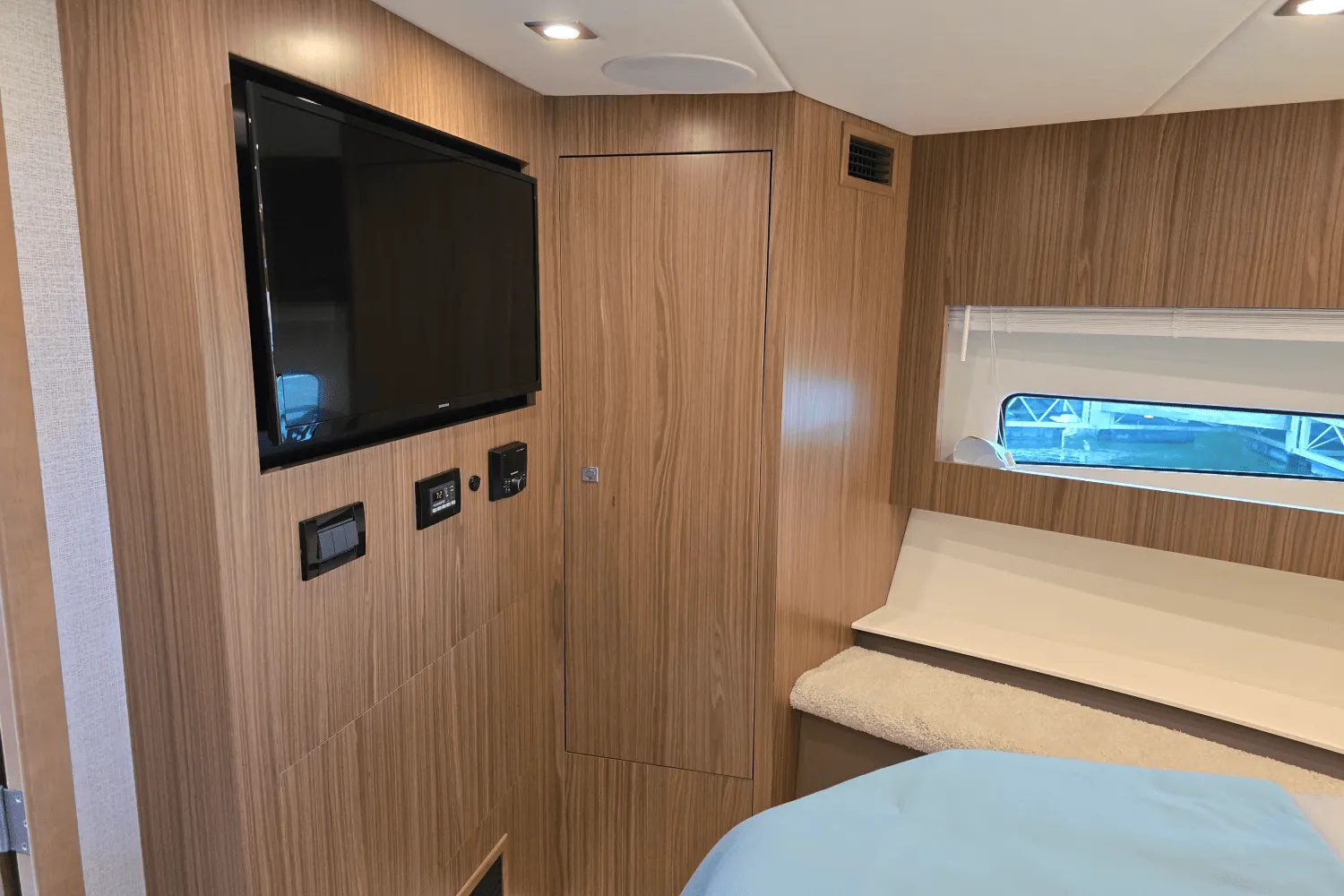 2025 Cruisers Yachts 46 Cantius Image Thumbnail #25