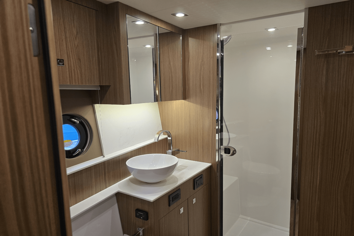2025 Cruisers Yachts 46 Cantius Image Thumbnail #28