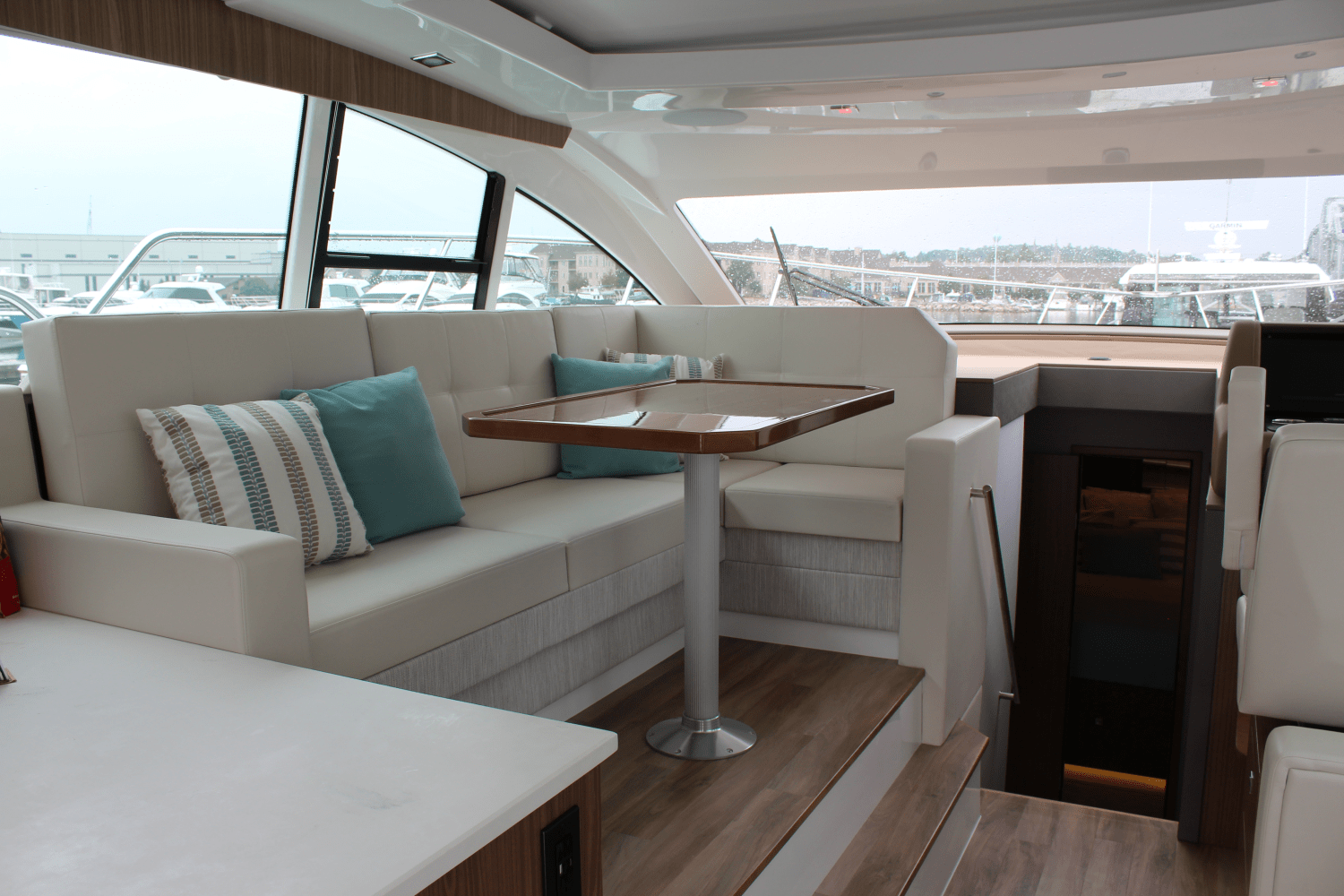 2025 Cruisers Yachts 46 Cantius Image Thumbnail #14