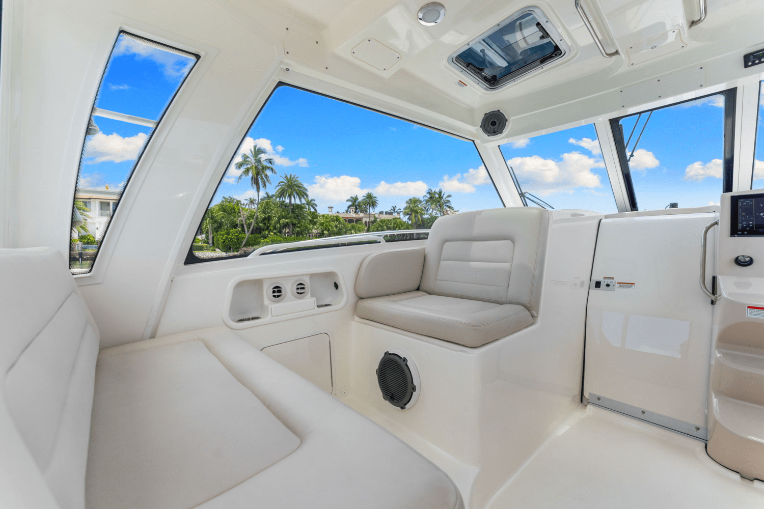 2023 Boston Whaler 345 CONQUEST Image Thumbnail #28