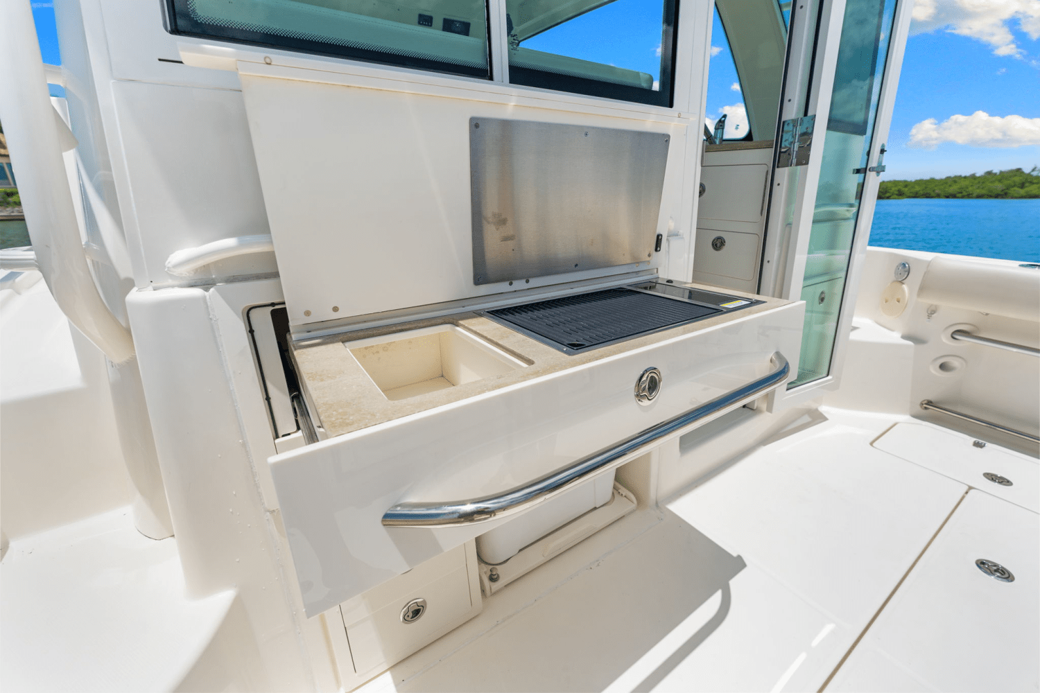 2023 Boston Whaler 345 CONQUEST Image Thumbnail #38