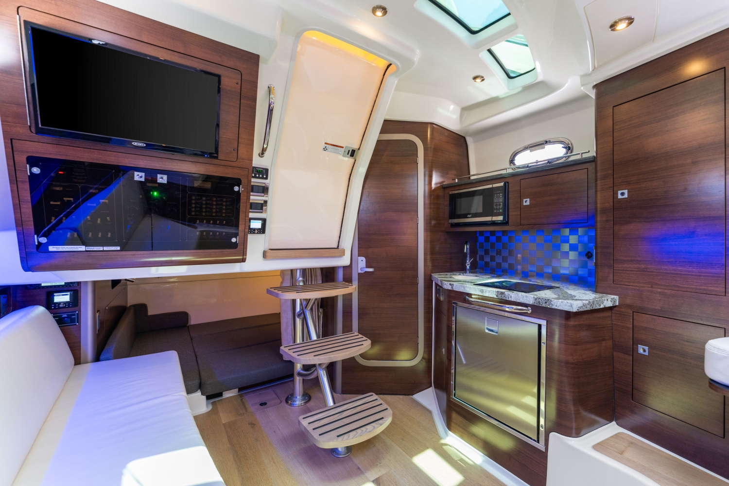 2023 Boston Whaler 345 CONQUEST Image Thumbnail #51