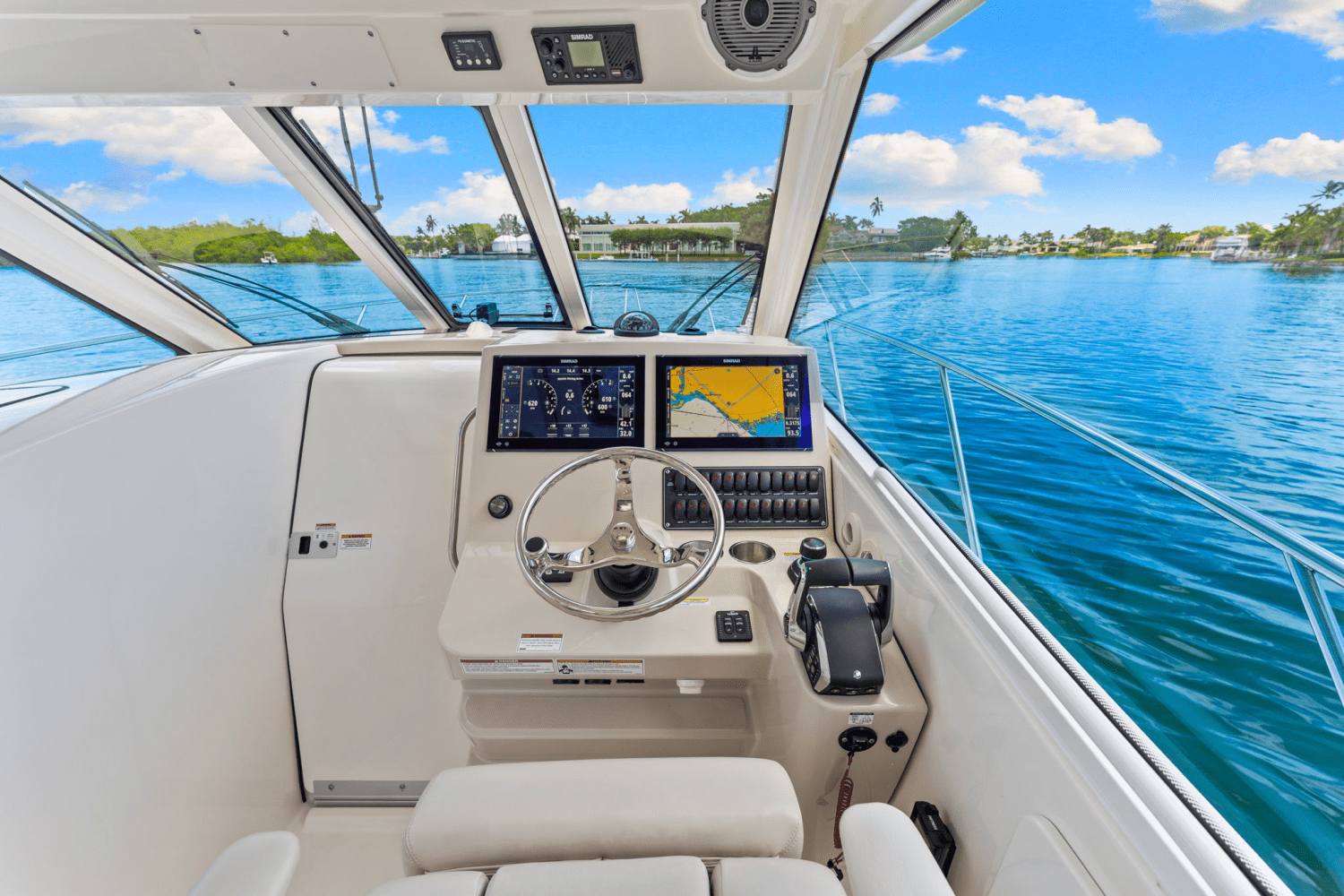 2023 Boston Whaler 345 CONQUEST Image Thumbnail #19