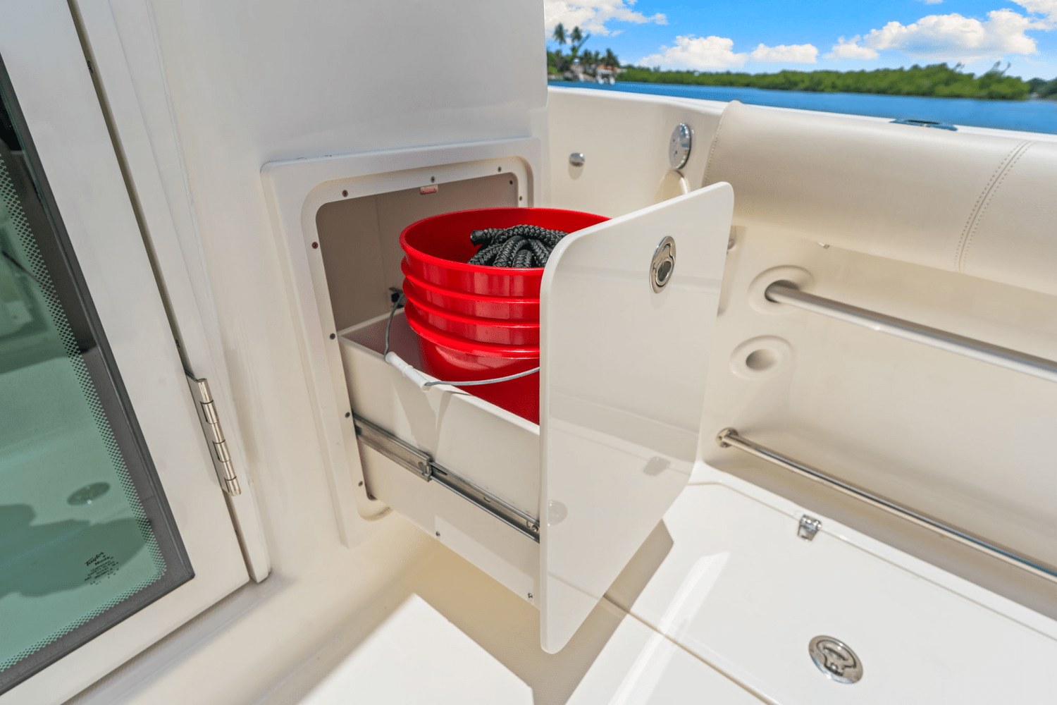 2023 Boston Whaler 345 CONQUEST Image Thumbnail #40