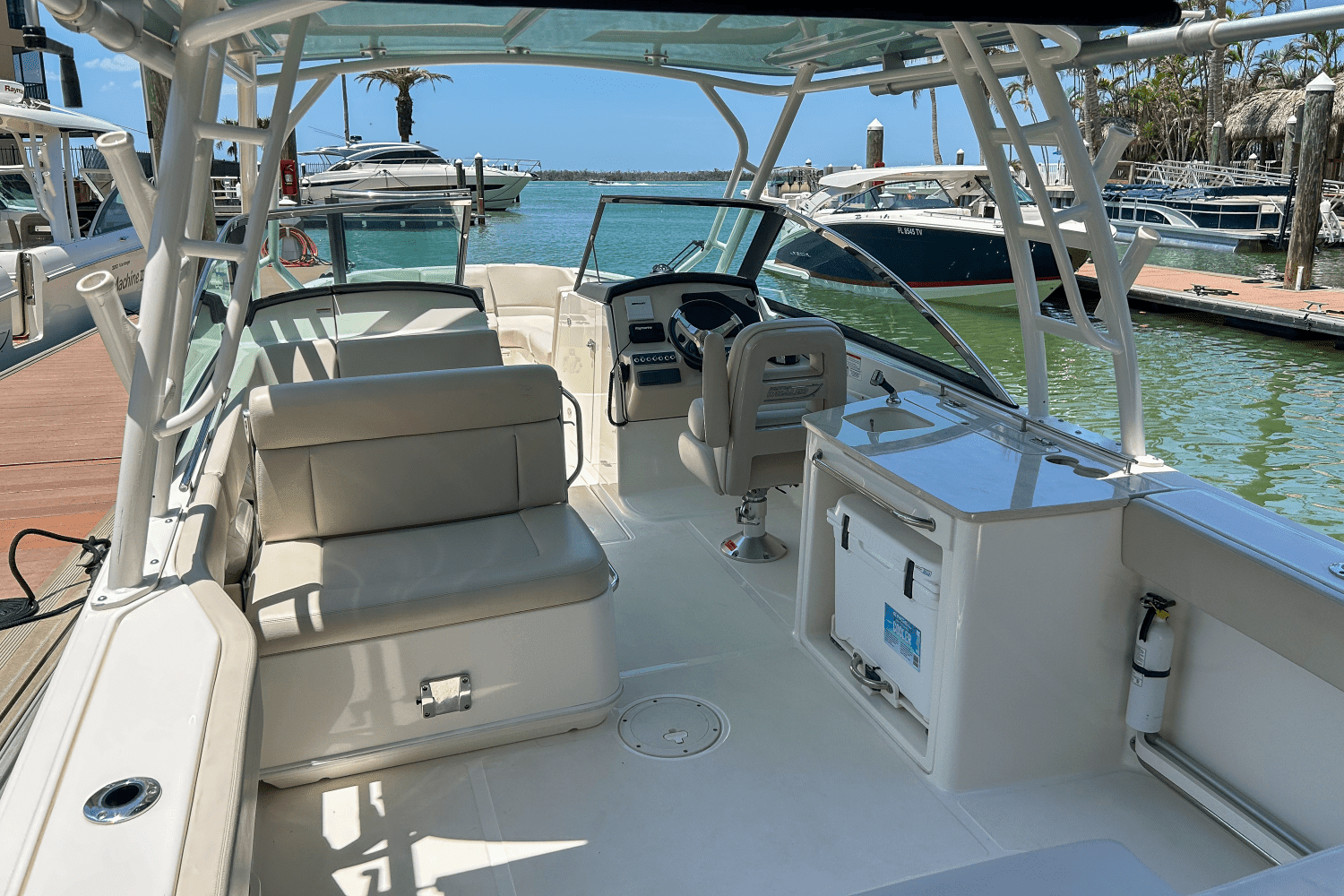 2020 Boston Whaler 270 VANTAGE Image Thumbnail #6