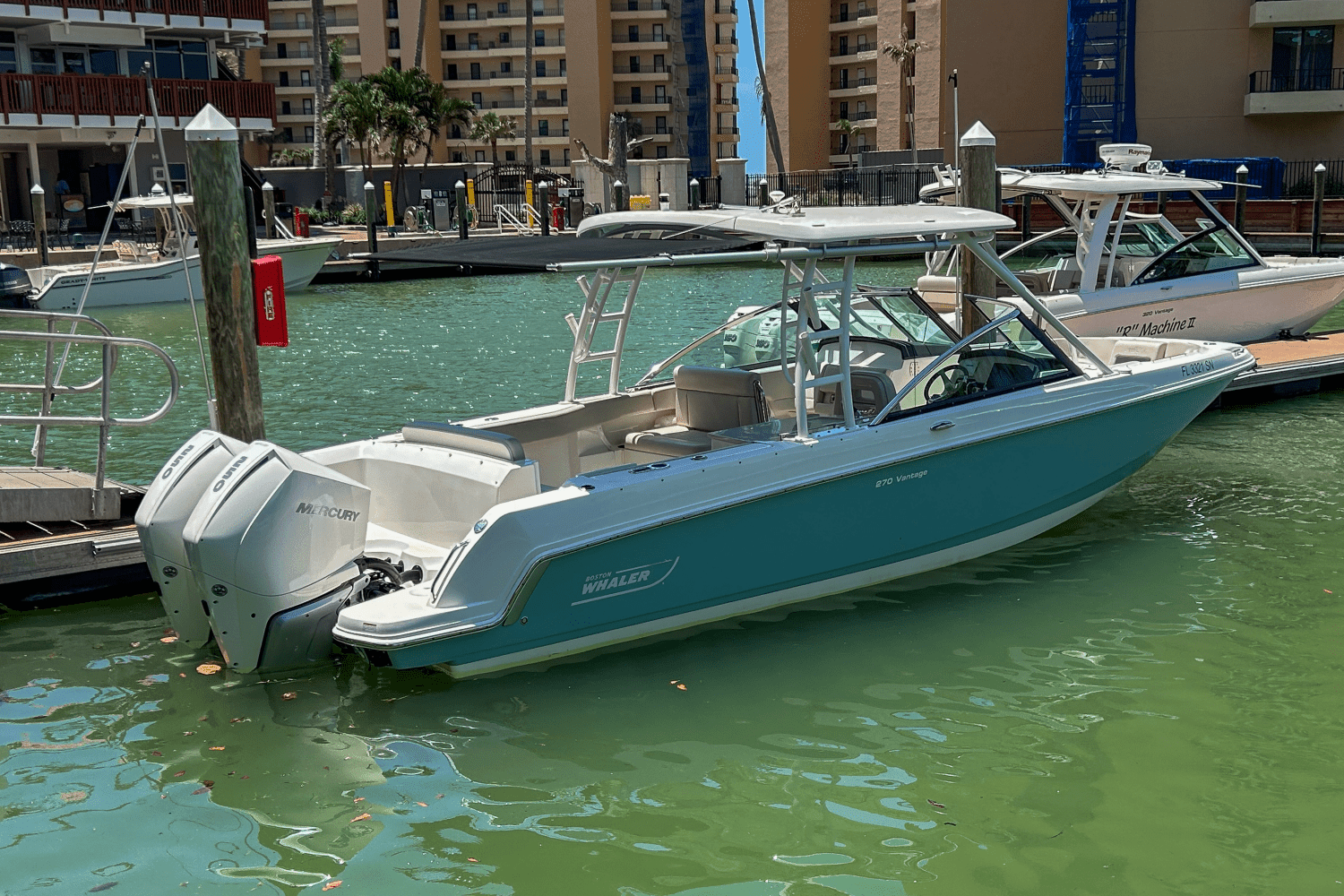 2020 Boston Whaler 270 VANTAGE Image Thumbnail #1