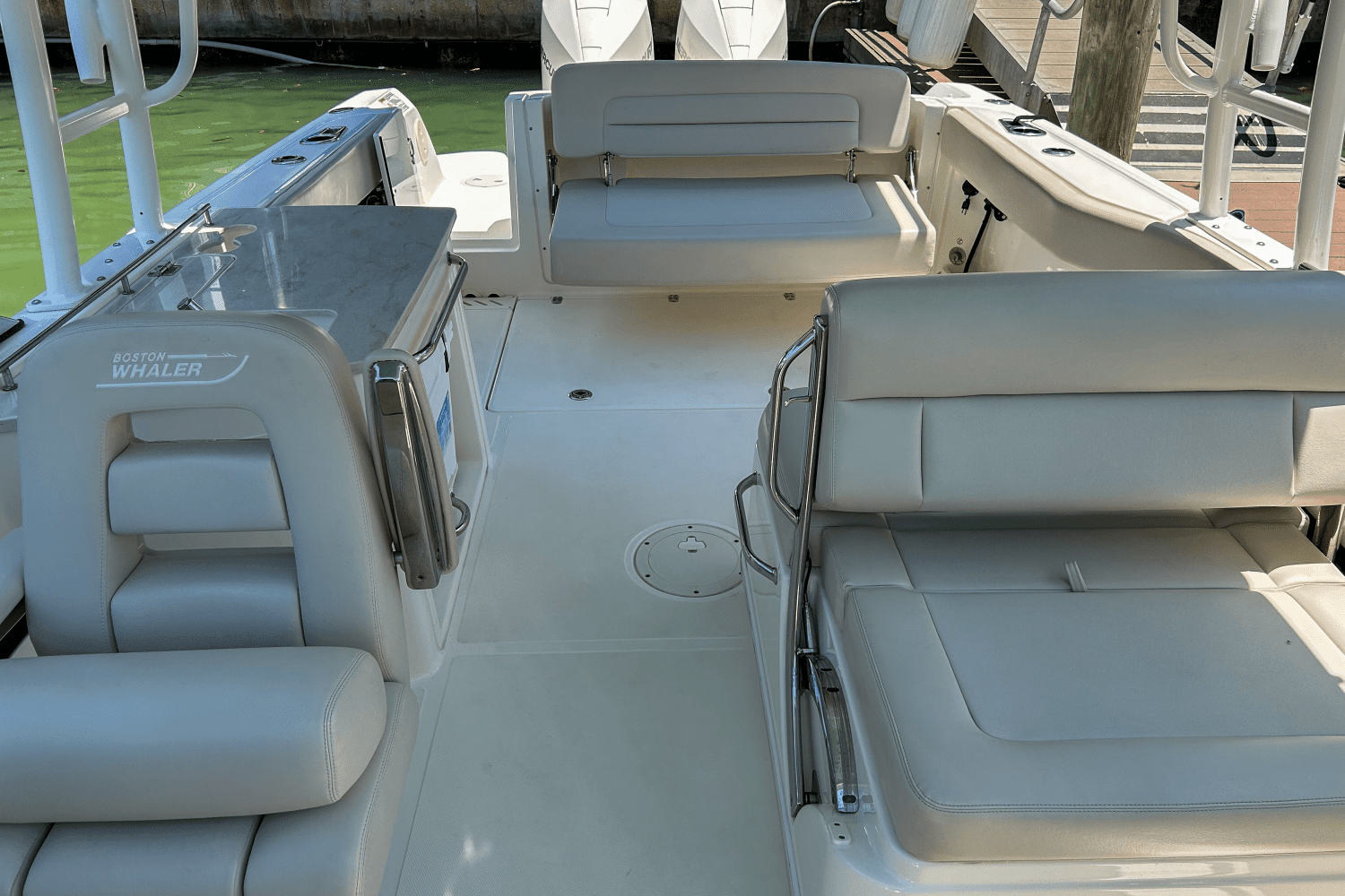2020 Boston Whaler 270 VANTAGE Image Thumbnail #11