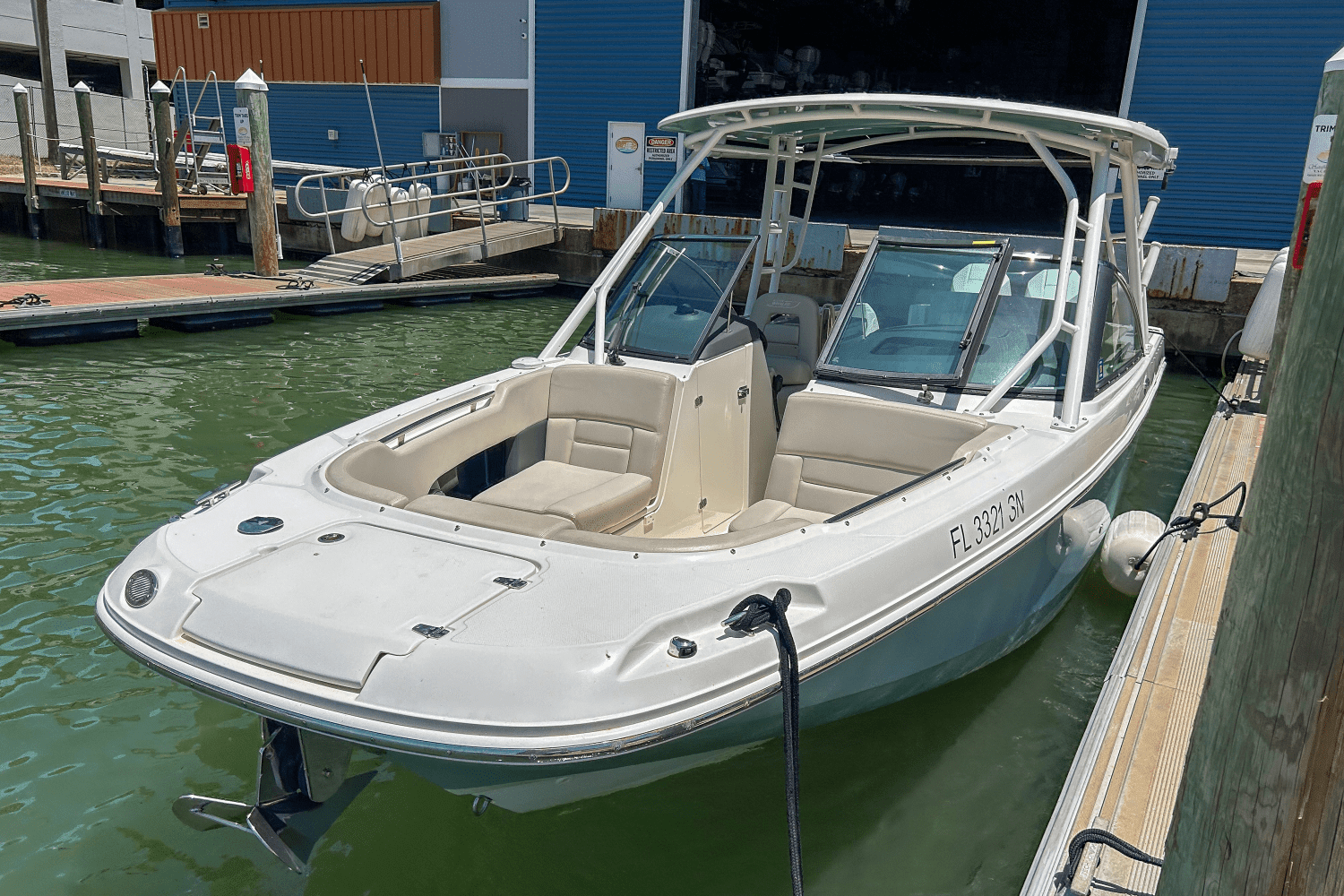 2020 Boston Whaler 270 VANTAGE Image Thumbnail #4
