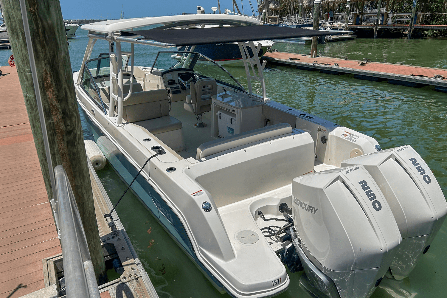 2020 Boston Whaler 270 VANTAGE Image Thumbnail #3