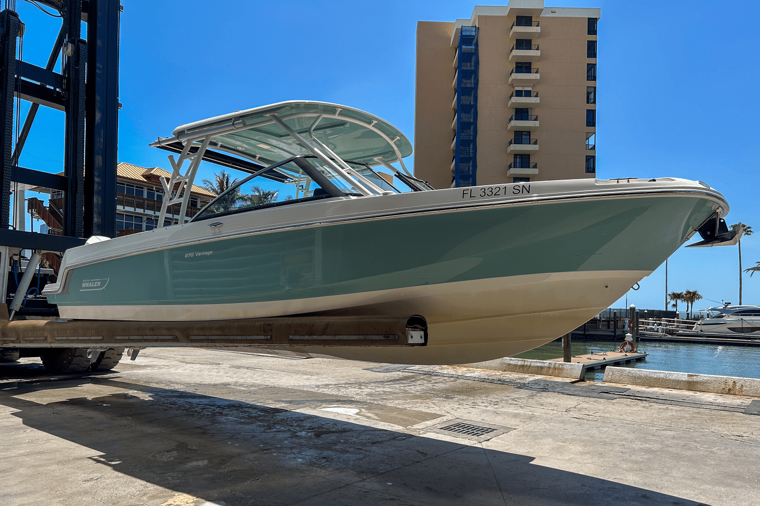 2020 Boston Whaler 270 VANTAGE Image Thumbnail #37