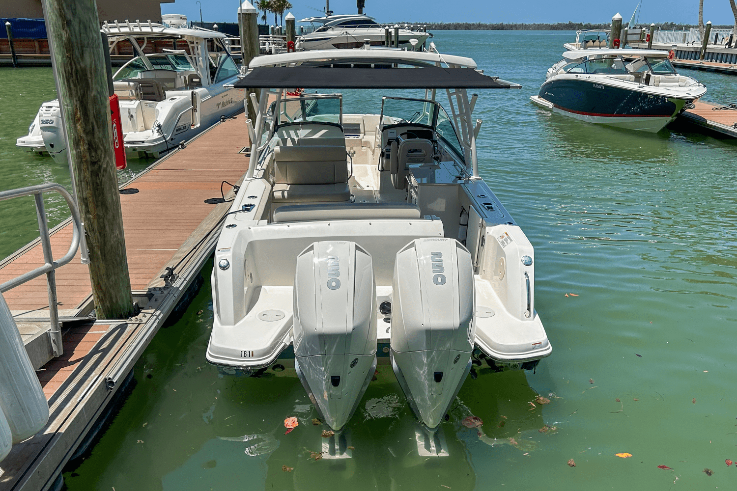 2020 Boston Whaler 270 VANTAGE Image Thumbnail #2