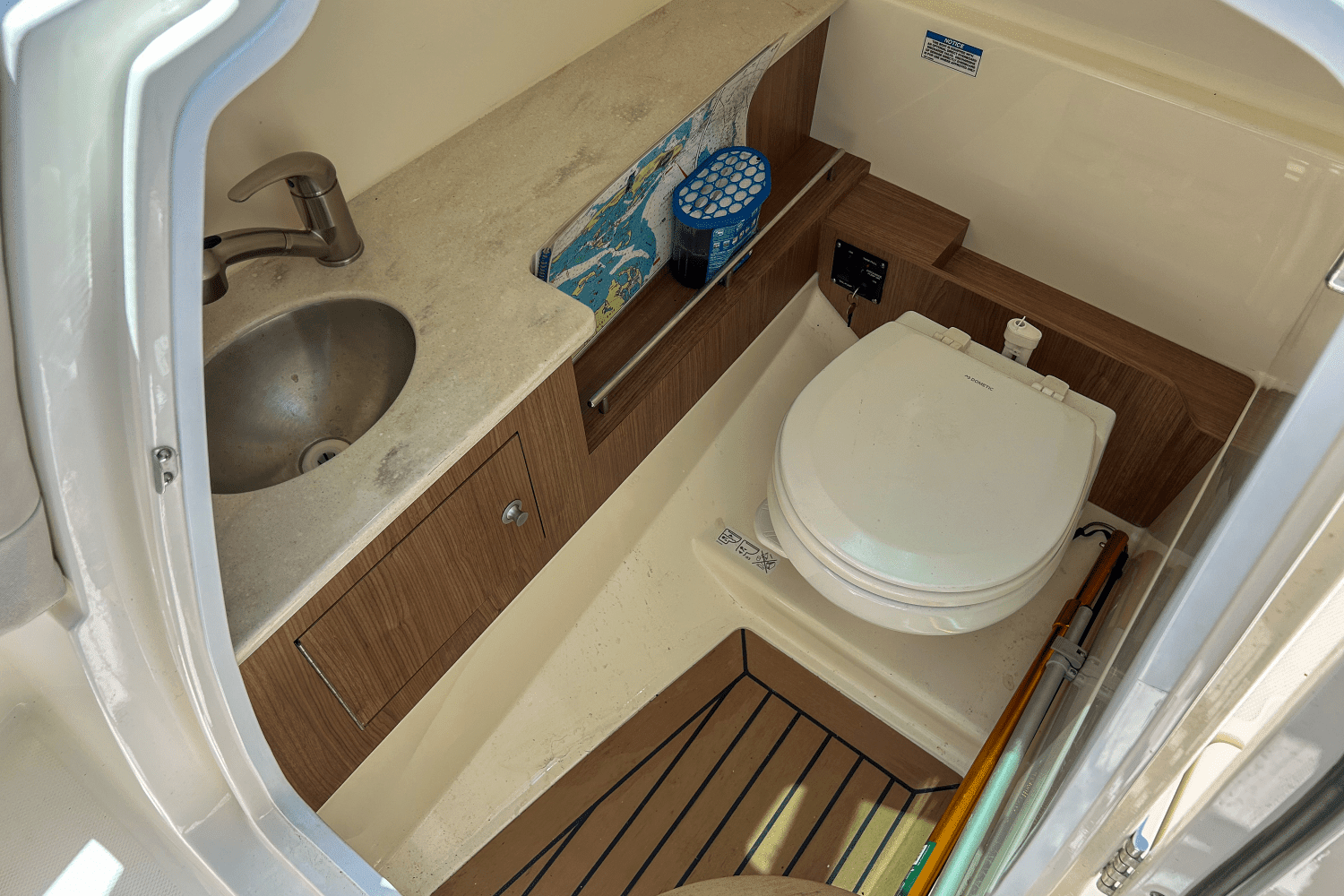 2020 Boston Whaler 270 VANTAGE Image Thumbnail #31
