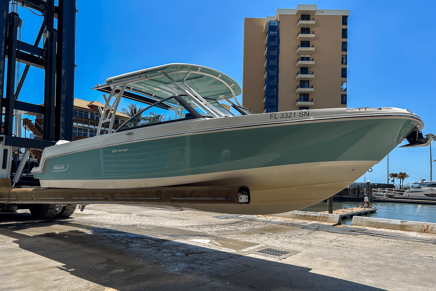 2020 Boston Whaler 270 VANTAGE Image Thumbnail #38