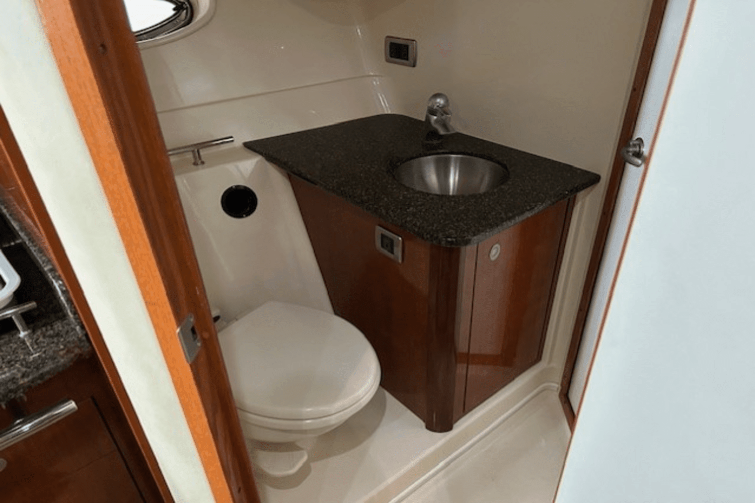 2006 Sea Ray 38 Sundancer Image Thumbnail #15