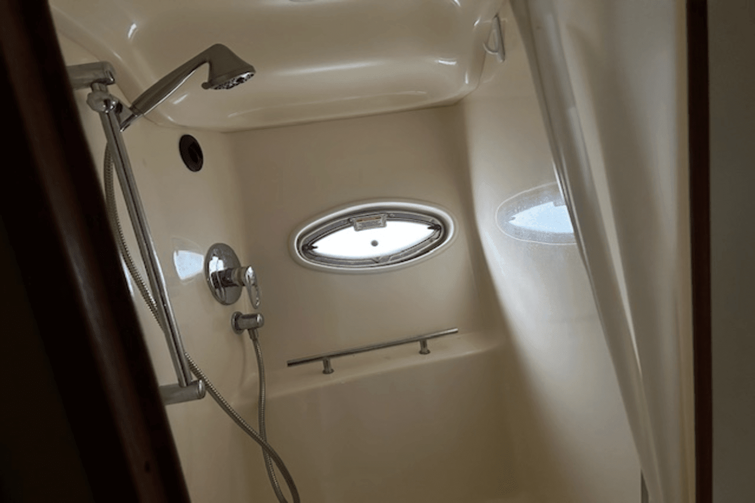 2006 Sea Ray 38 Sundancer Image Thumbnail #16