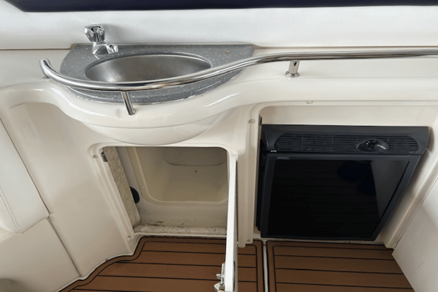 2006 Sea Ray 38 Sundancer Image Thumbnail #9
