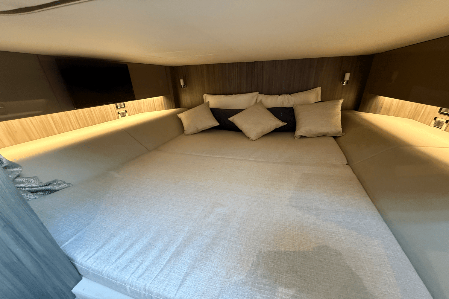 2025 Sea Ray 400 SLX Image Thumbnail #73